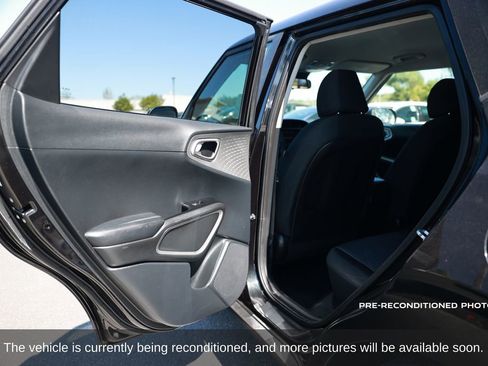 Used 2023 Kia Soul LX w/ LX Technology Package image 31