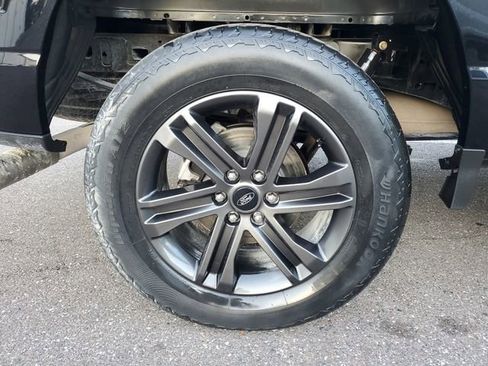 Used 2022 Ford F150 Lariat w/ Equipment Group 502A High AWD/4WD image 5