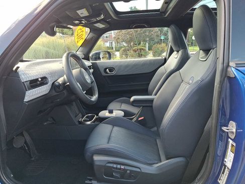 Used 2025 MINI Cooper 2-Door Hardtop image 13