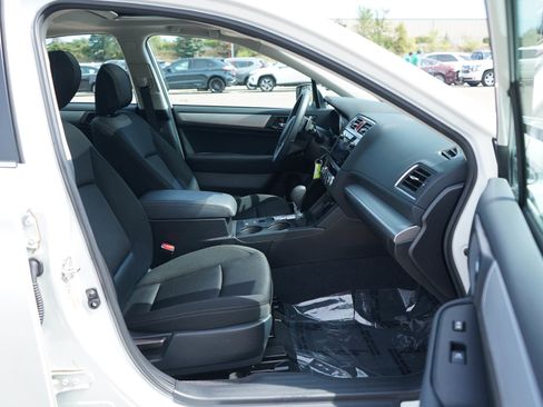 Used 2017 Subaru Legacy 2.5i Premium w/ Moonroof Package AWD/4WD image 11