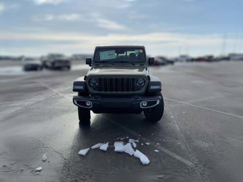 New 2026 Jeep Gladiator Sport image 2