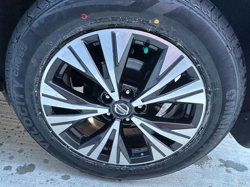 Used 2021 Nissan Rogue SV image 19