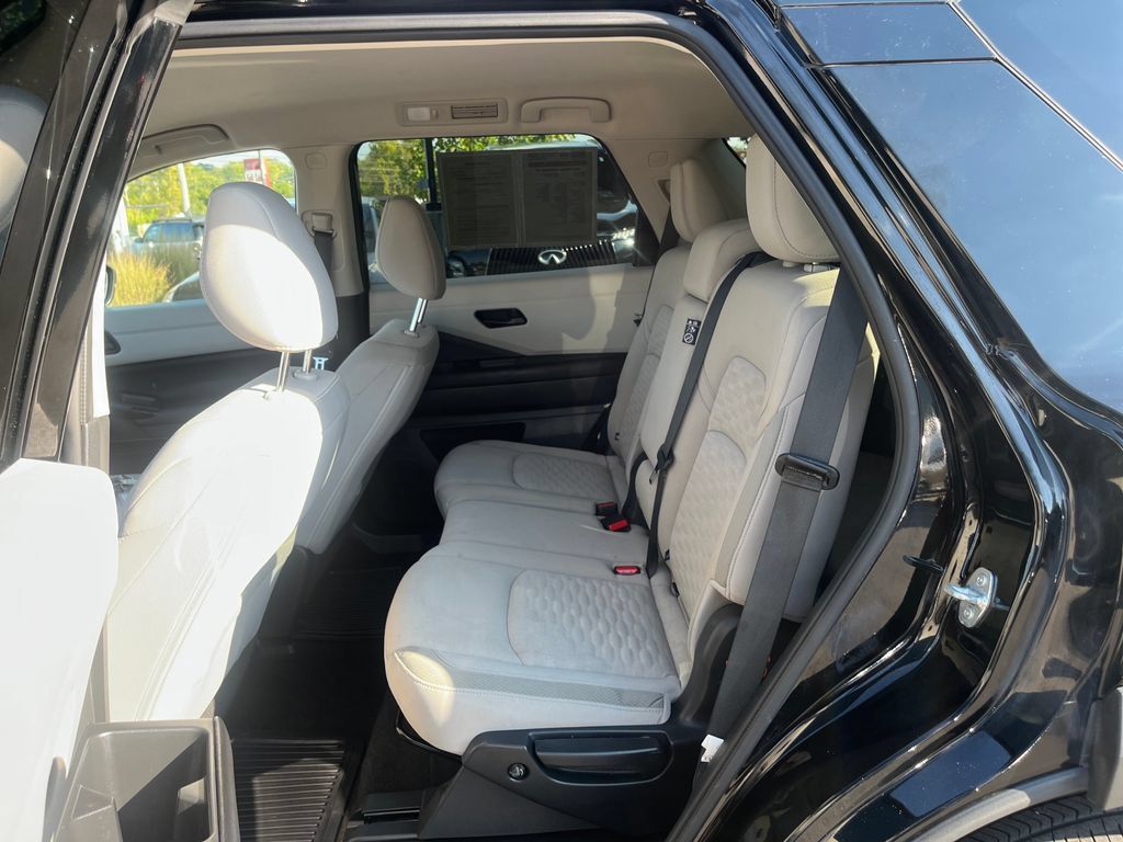 Used 2024 Nissan Pathfinder SV FWD image 28