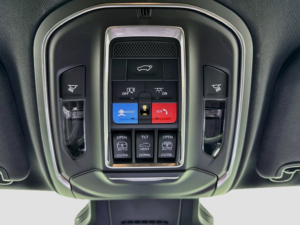 Used 2025 Jeep Wagoneer S Limited AWD/4WD image 19