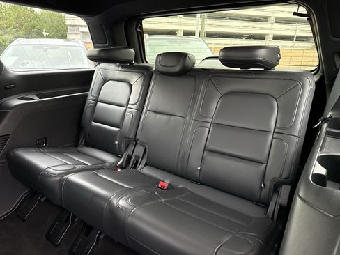 Used 2023 Lincoln Navigator Reserve AWD/4WD image 18