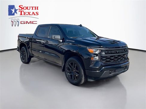 Used 2025 Chevrolet Silverado 1500 Custom image 1