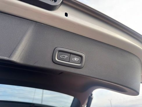 Used 2023 Volvo XC40 B5 Plus w/ Driver Assist Package AWD/4WD image 37