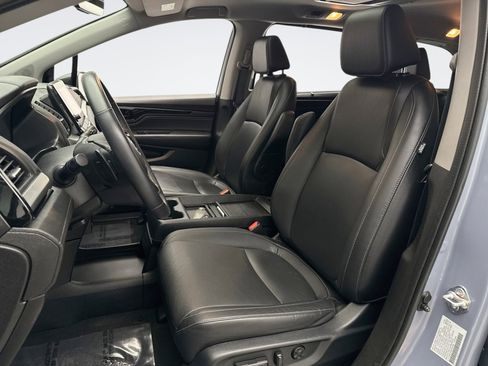 Used 2023 Honda Odyssey Touring image 11