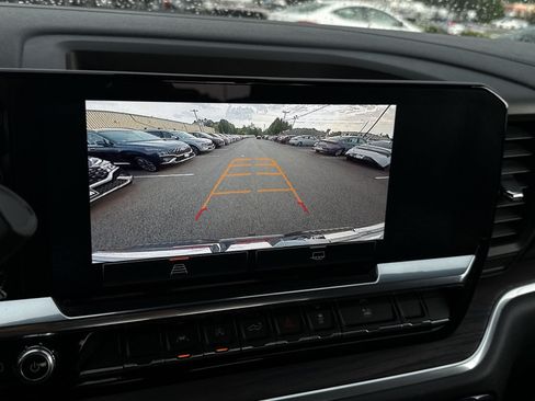 Used 2025 GMC Sierra 1500 SLT AWD/4WD image 19