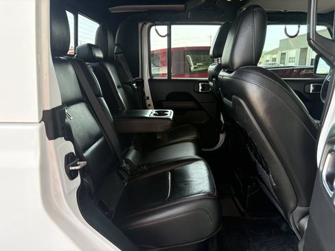 Used 2020 Jeep Gladiator Rubicon AWD/4WD image 39
