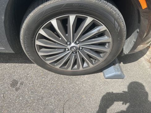 Used 2024 Hyundai Palisade Calligraphy image 5