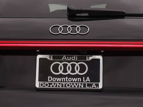 Used 2025 Audi Q5 Premium w/ Convenience Package AWD/4WD image 11