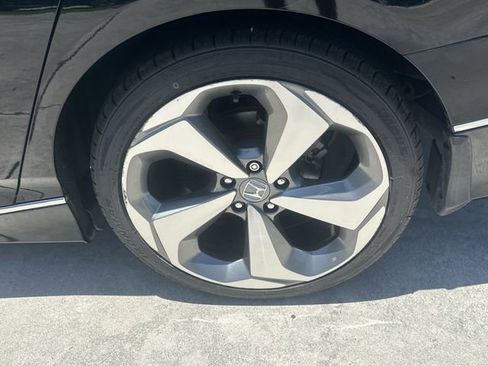 Used 2019 Honda Accord Touring image 11