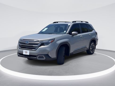 Used 2025 Subaru Forester Limited AWD/4WD image 3
