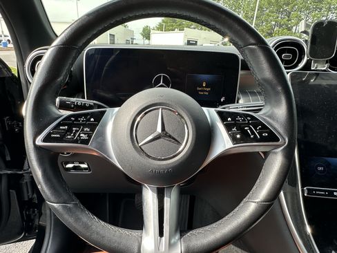 Used 2024 Mercedes-Benz GLC 300 image 6