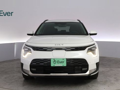 Used 2024 Kia Niro Wave FWD image 12