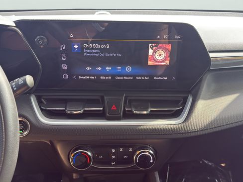 Used 2025 Chevrolet TrailBlazer LS w/ LS Convenience Package FWD image 18