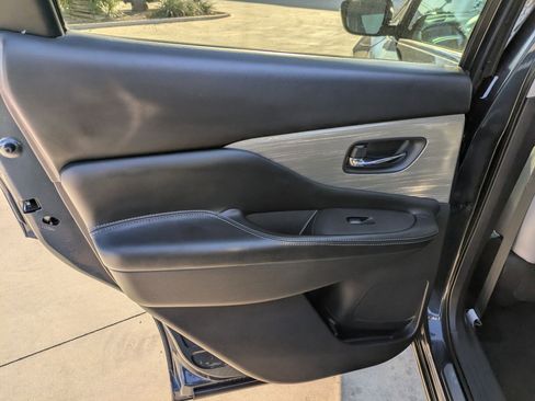 Used 2017 Nissan Murano S w/ Navigation Package image 15