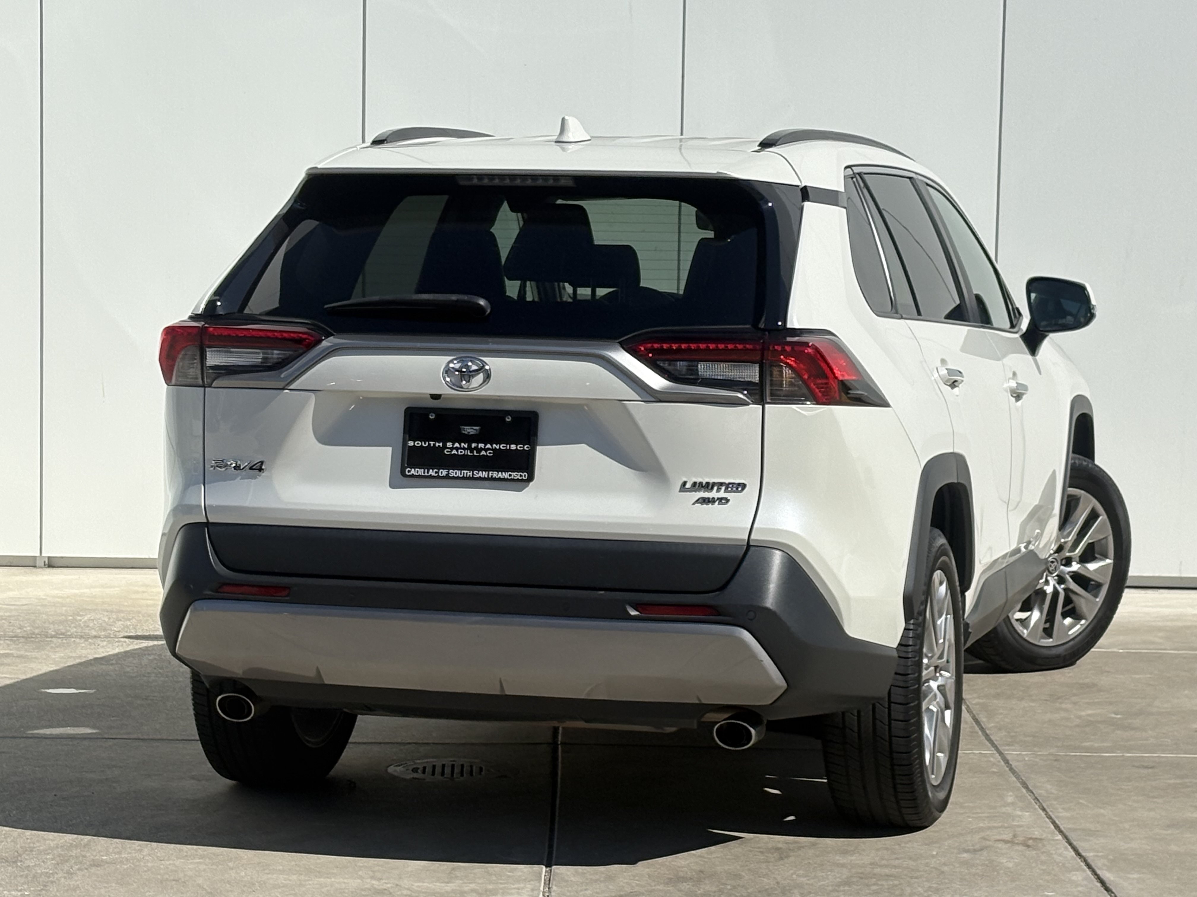 Used 2022 Toyota RAV4 Limited AWD/4WD image 6