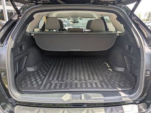 Used 2024 Subaru Outback Premium AWD/4WD image 13