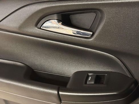 Used 2021 Chevrolet TrailBlazer RS w/ Technology Package image 21