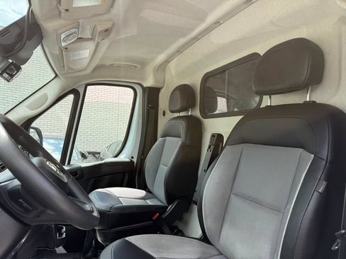 Used 2025 RAM ProMaster 2500 w/ Convenience Group FWD image 18