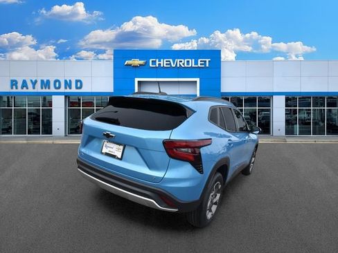 New 2026 Chevrolet Trax LT w/ LT Convenience Package FWD image 4