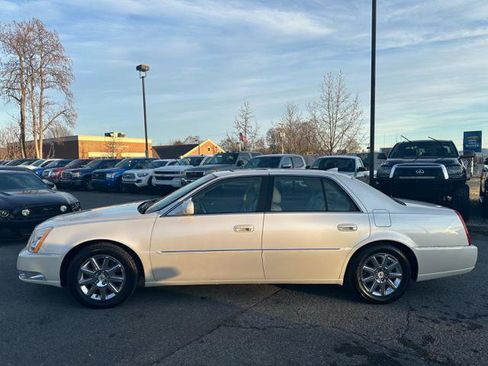Used 2011 Cadillac DTS Premium w/ Driver Awareness Package image 8