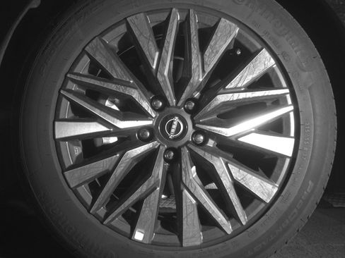 Used 2025 Nissan Altima 2.5 SV image 12