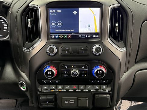 Used 2021 GMC Sierra 1500 Denali w/ Denali Ultimate Package AWD/4WD image 24