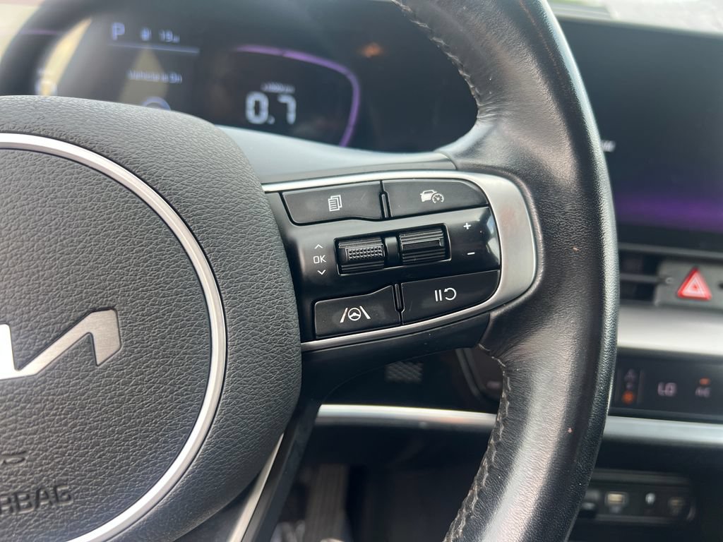 Certified 2024 Kia Sportage EX AWD/4WD image 17