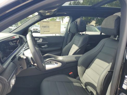 New 2026 Mercedes-Benz GLS 580 4MATIC image 25