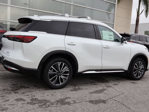 Certified 2026 INFINITI QX60 Luxe w/ Family Package image 6