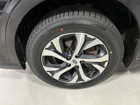 Certified 2022 Subaru Outback Touring AWD/4WD image 8