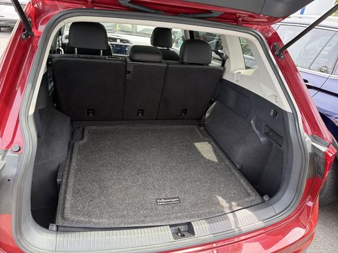Used 2019 Volkswagen Tiguan SE w/ Panoramic Sunroof Package AWD/4WD image 8