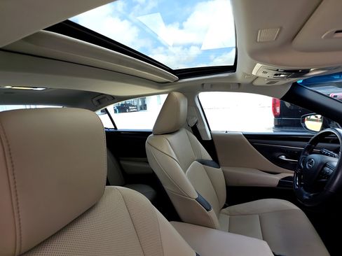 Used 2021 Lexus ES 350 w/ Premium Package image 12