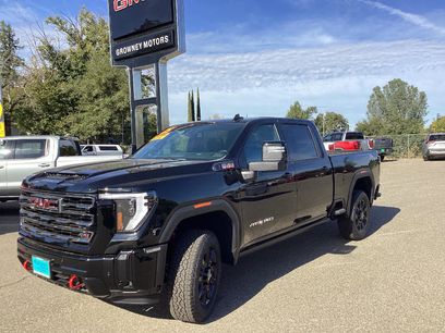 New 2025 GMC Sierra 2500 AT4 w/ Max Trailering Package