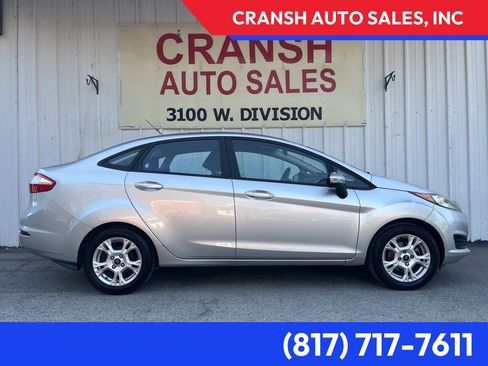 Used 2015 Ford Fiesta SE FWD image 5
