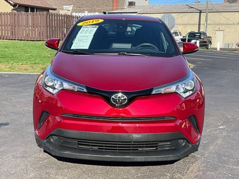 Used 2019 Toyota C-HR LE image 2