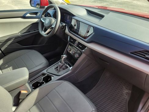 Certified 2023 Volkswagen Taos SE w/ Panoramic Sunroof Package image 32