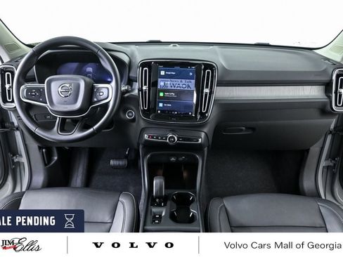 Certified 2025 Volvo XC40 B5 Core AWD/4WD image 19