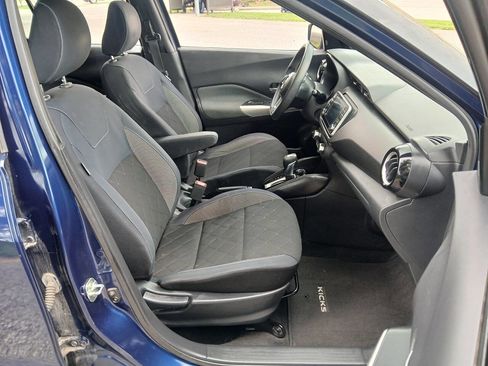 Used 2018 Nissan Kicks SV FWD image 9