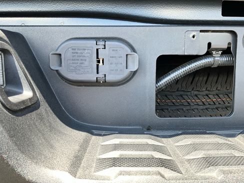 Used 2023 Toyota Tacoma SR AWD/4WD image 22