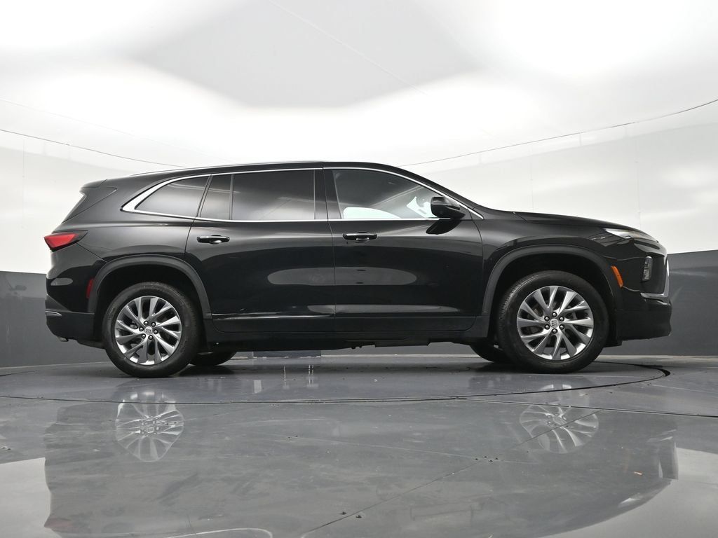 Used 2025 Buick Enclave Preferred w/ Power Package FWD image 28