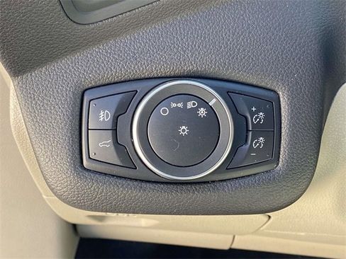 Used 2019 Ford Escape SEL image 18