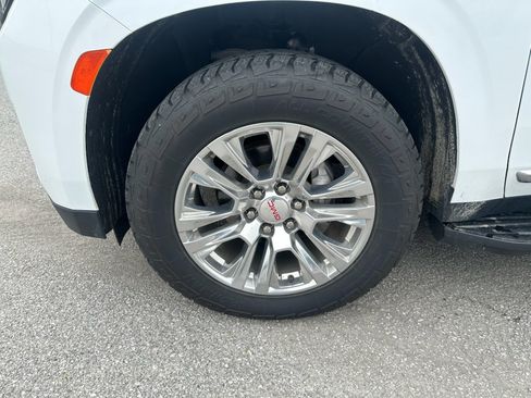 Used 2022 GMC Yukon XL Denali AWD/4WD image 17