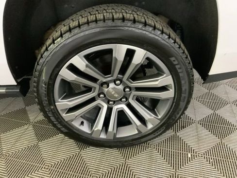 Used 2018 GMC Yukon Denali w/ Denali Ultimate Package AWD/4WD image 10