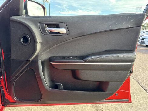 Used 2017 Dodge Charger SE image 20