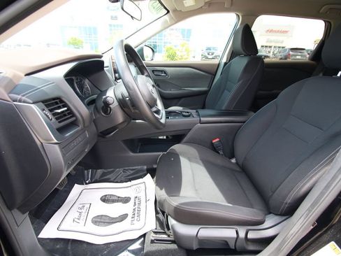 Used 2023 Nissan Rogue S AWD/4WD image 6