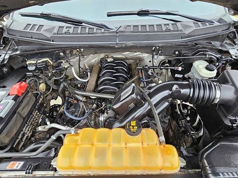 Used 2015 Ford F150 XLT w/ Equipment Group 302A Luxury image 38